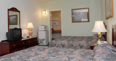 Double Queen Guest Rooms at the Northern Inn