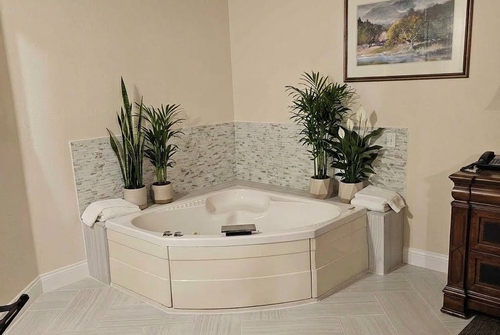 Jacuzzi Suite