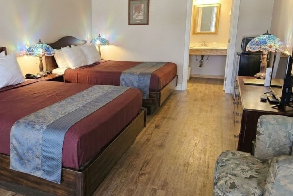 Double Queen Bed room